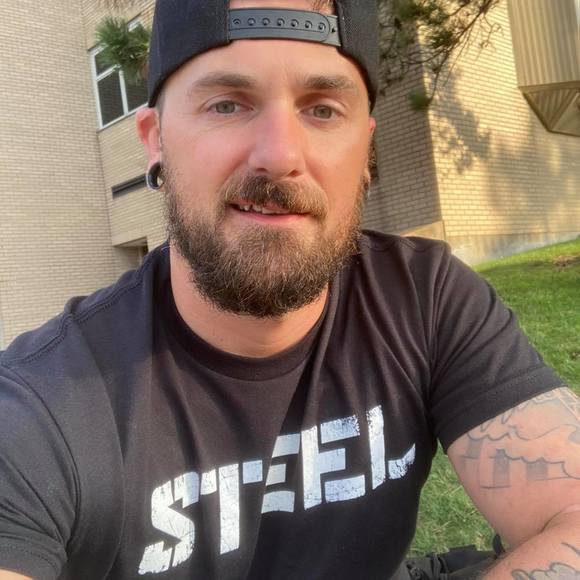 Meet your Posher, Chris - Picture 1 of 1